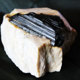 Turmaliinikide emäkivessä